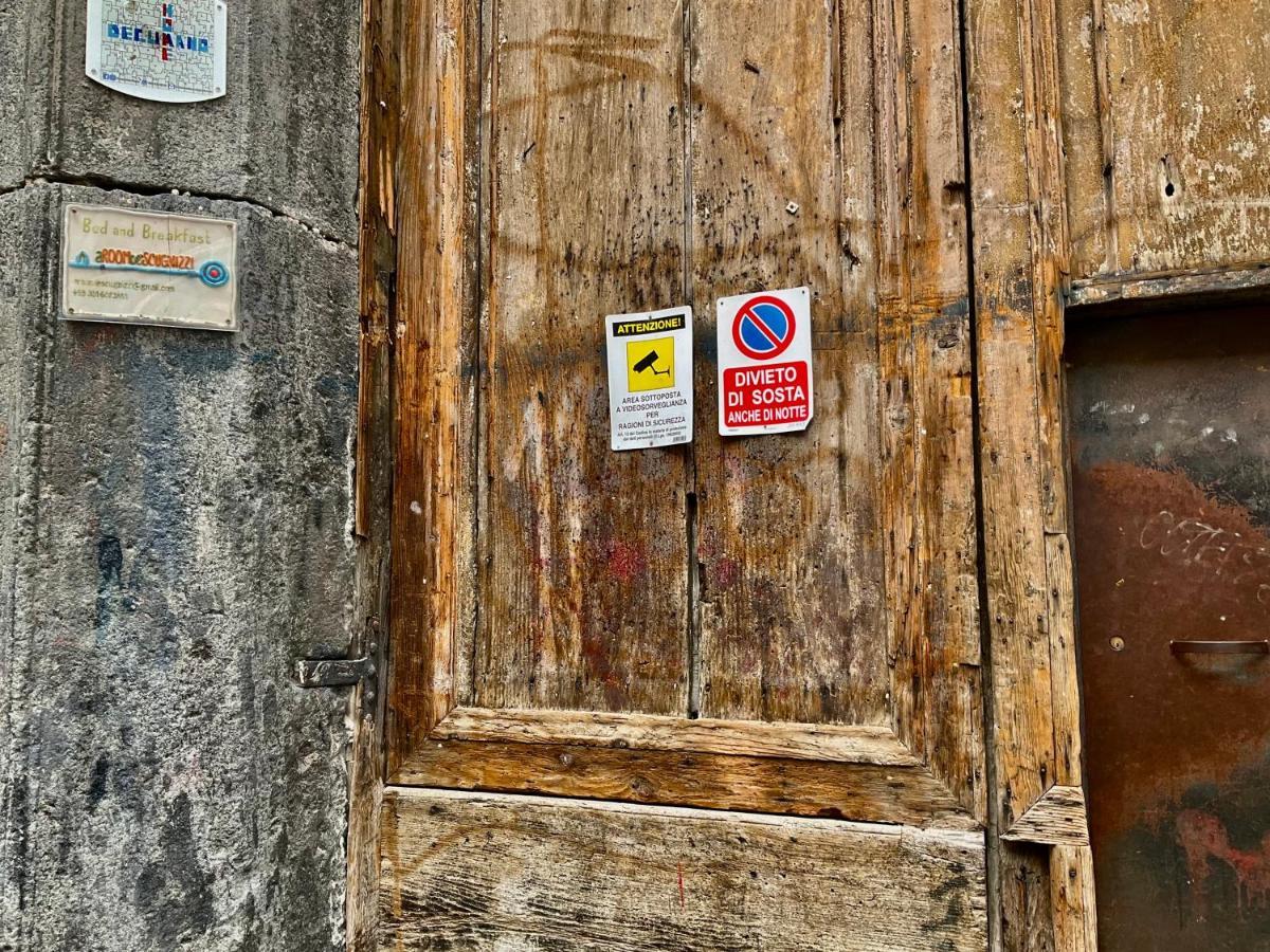 'A Room De' Scugnizzi Napels Buitenkant foto