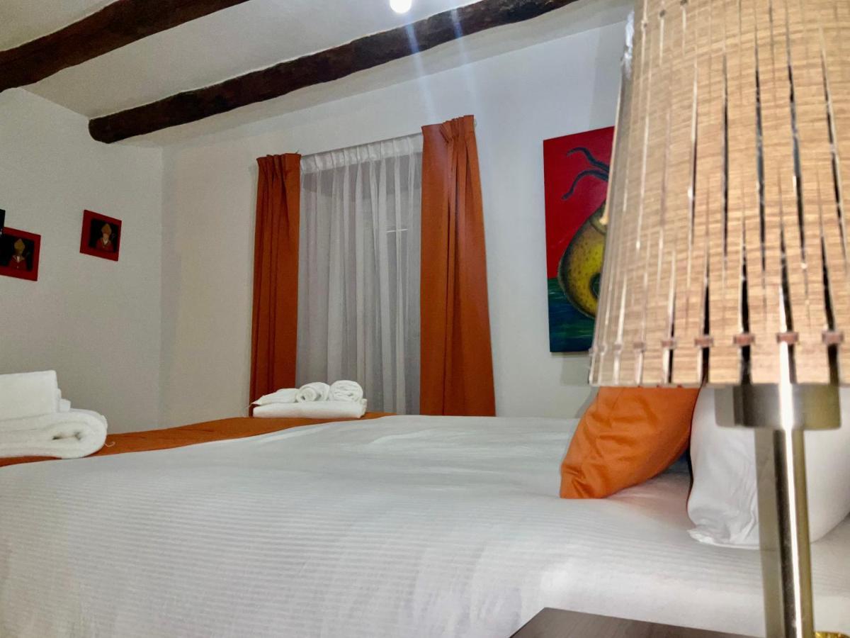 'A Room De' Scugnizzi Napels Buitenkant foto