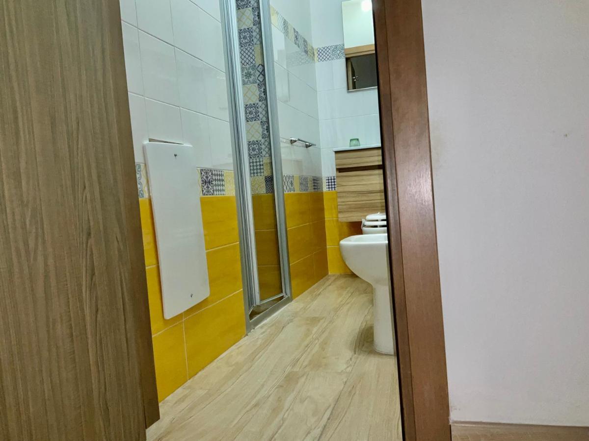 'A Room De' Scugnizzi Napels Buitenkant foto