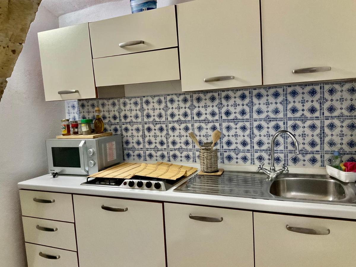 'A Room De' Scugnizzi Napels Buitenkant foto