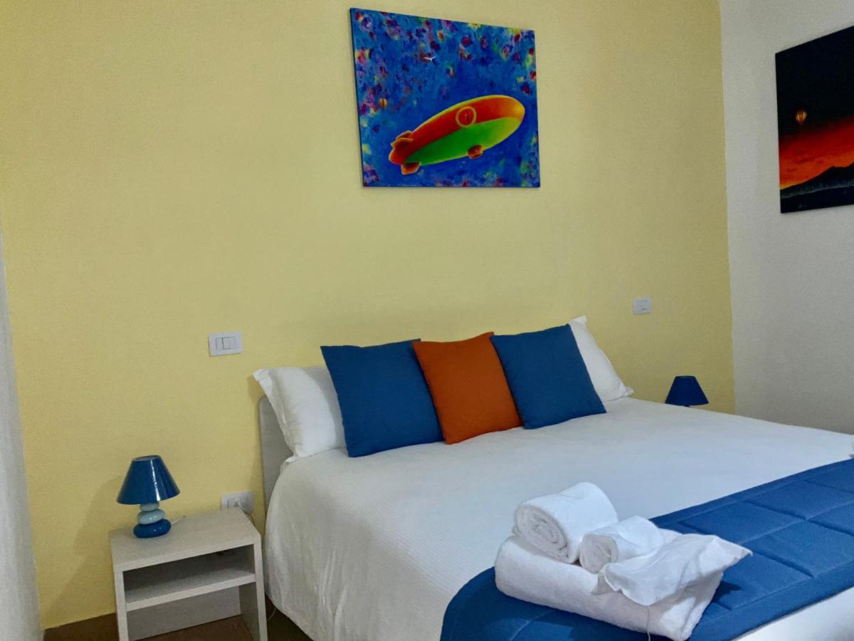 'A Room De' Scugnizzi Napels Buitenkant foto