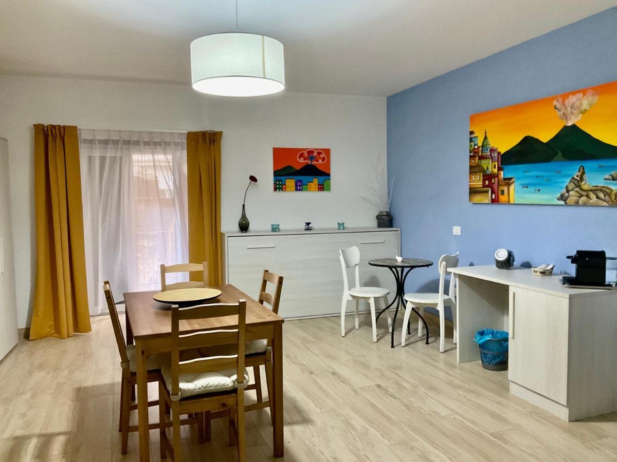 'A Room De' Scugnizzi Napels Buitenkant foto